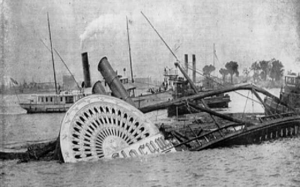 https://upload.wikimedia.org/wikipedia/commons/f/f0/PS_General_Slocum%2C_sinking.jpg