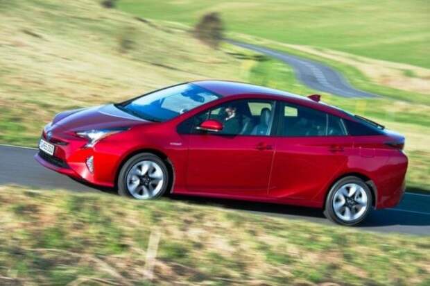 Японский гибридный автомобиль Toyota Prius третьего поколения. | Фото: readcars.co. Японский гибридный автомобиль Toyota Prius третьего поколения Фото readcarsco