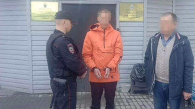 На Алтае пьяный отец напал на дочь за то, что та не помыла клетку питомца