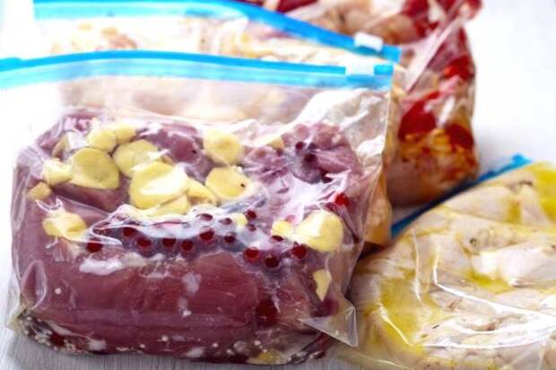 Большая порция замороженного продукта приводит к неправильной разморозке. /Фото: rossfinclub.com Большая порция замороженного продукта приводит к неправильной разморозке. /Фото: rossfinclub.com
