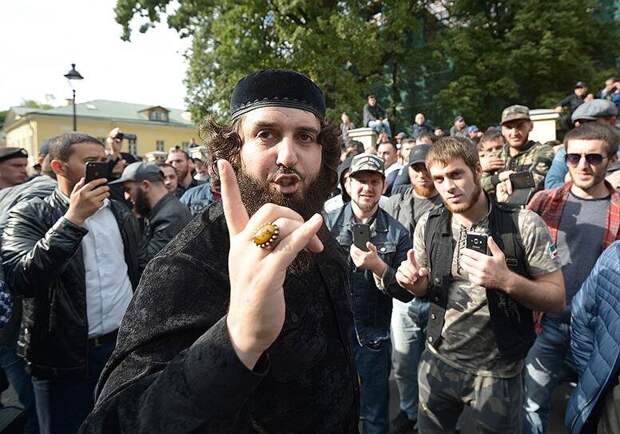 Несанкционированный митинг с участием мигрантов в Москве