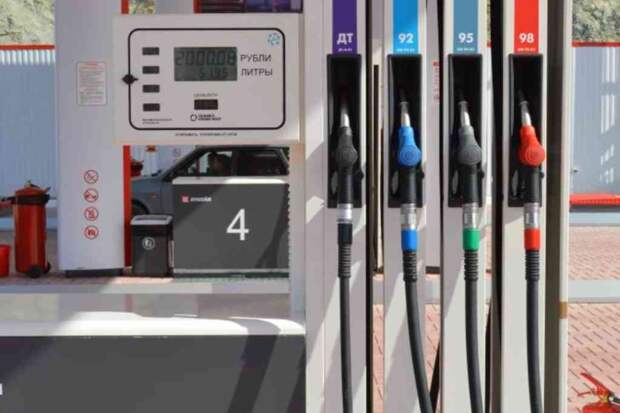 Заезд под «кирпич» на АЗС: что говорит закон
