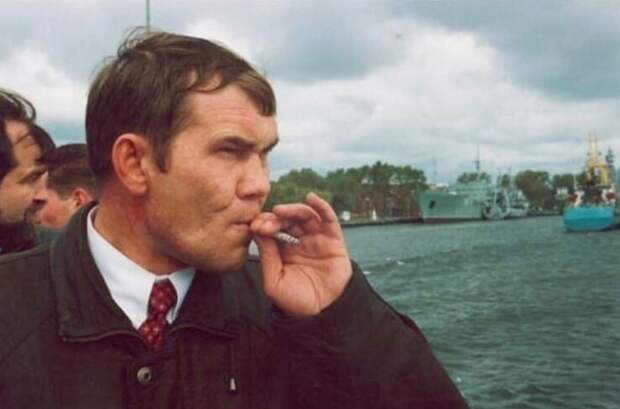 4. Александр Лебедь во время избирательной кампании 1996 года 4. Александр Лебедь во время избирательной кампании 1996 года