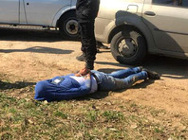 По ее словам, в течение месяца мужчина искал соучастников, изучал литературу, смотрел обучающие видеоролики, а также выбирал место для совершения теракта, направленного на "неопределенный круг лиц"
