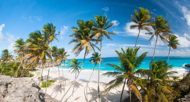 Клуб путешествий Павла Аксенова. Барбадос. Bottom Bay. Barbados. Фото fyletto - Depositphotos