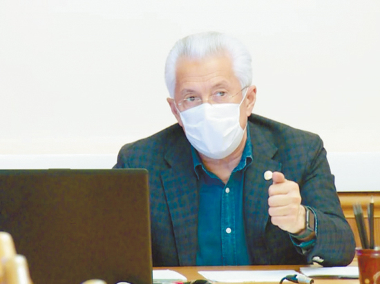 Чиновников России всё стимулирует врать Чиновников России всё стимулирует врать