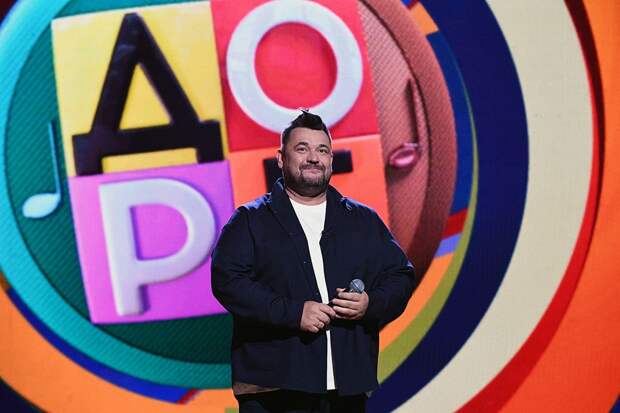 Сергей Жуков пришел на съемки шоу "Достояние Республики" вместе с женой и детьми