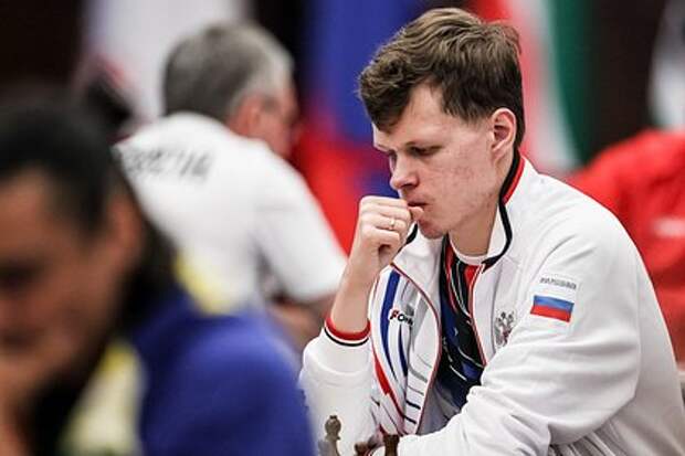 Российский шахматист обыграл норвежца Карлсена на чемпионате мира по рапиду