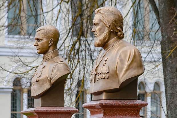 В Тверской области установили бюсты Героям России — участникам СВО