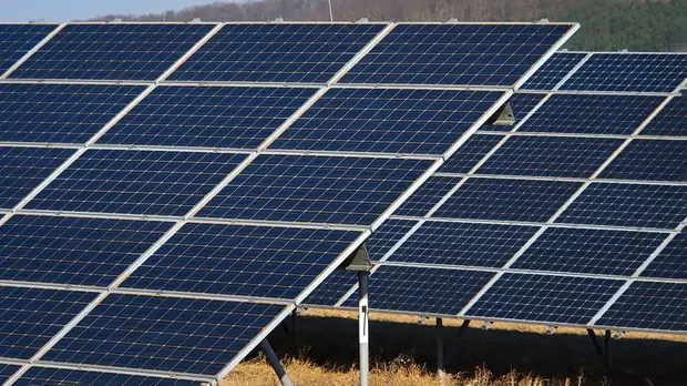 Российские ученые создали всепогодные солнечные батареи