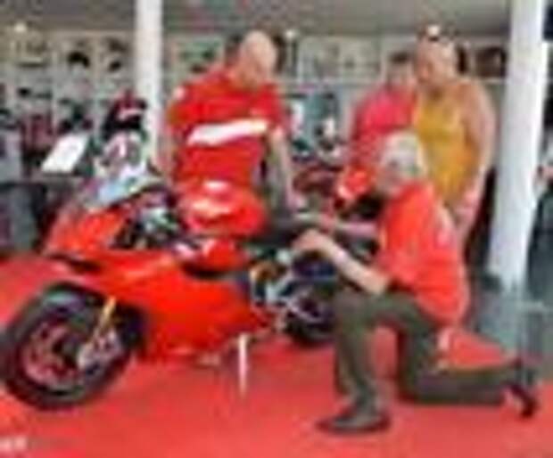 85-летний венгр купил 1199 Panigale