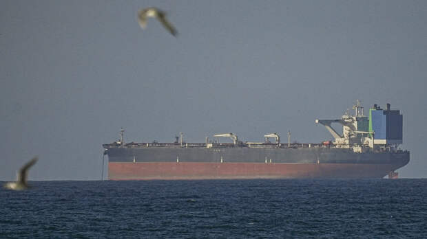 Bloomberg: Греция провела через Ормузский пролив крупный нефтяной супертанкер