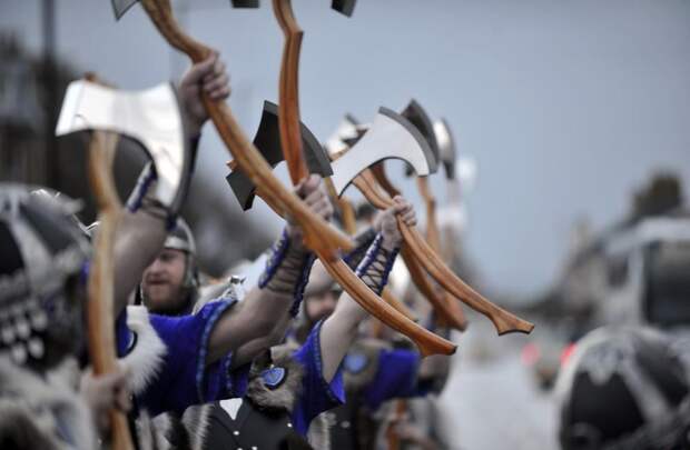 UpHellyAa06 Шетландский праздник Апхеллио