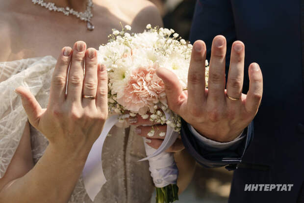 Татарстанда яшь парларның 30 проценттан артыгы июль һәм августта гаилә корган