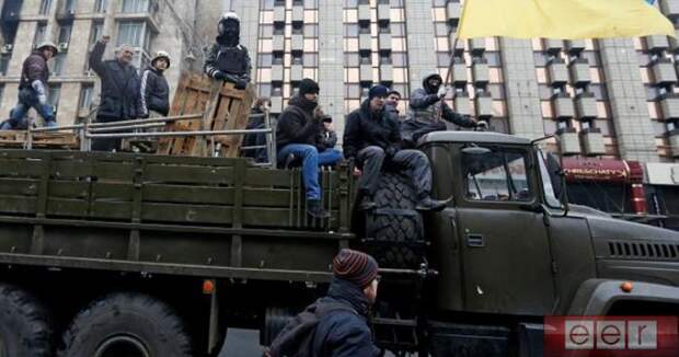 Украинские депутаты вывозят семьи из Киева