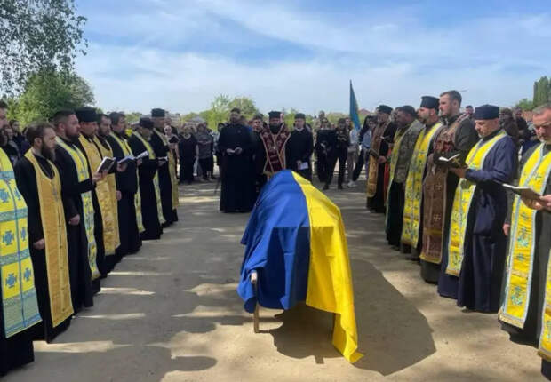На Украине в первой братской могиле захоронили ликвидированных боевиков бригады ВСУ «Эдельвейс»