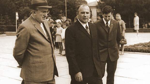 Андропов и Горбачев – кровавый путь к власти