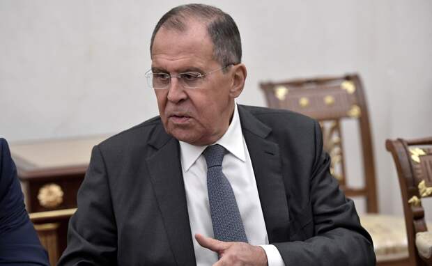 Лавров предупредил, что РФ не прекратит боевые действия на время переговоров