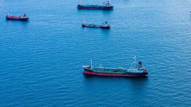 Иран начал взимать $2 млн за проход судов в Ормузском проливе