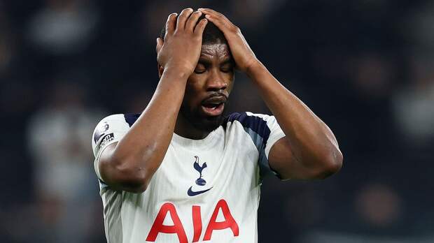 Daily Mail: «Тоттенхэм» может заменить Тудора специалистом, который не работал главным тренером почти 20 лет