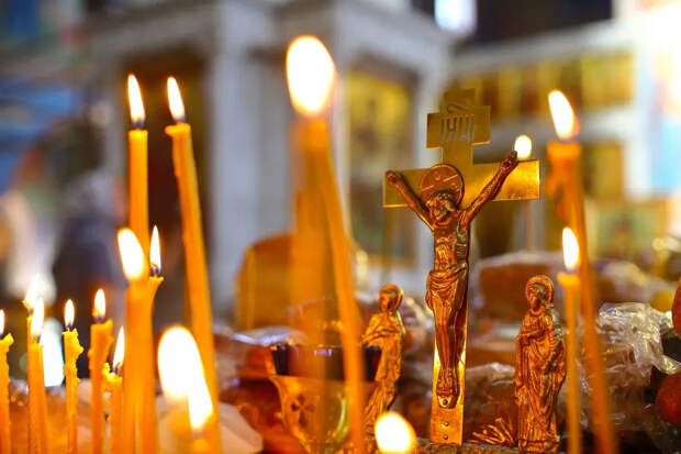 Как поминать усопших в малые родительские субботы: советы священника