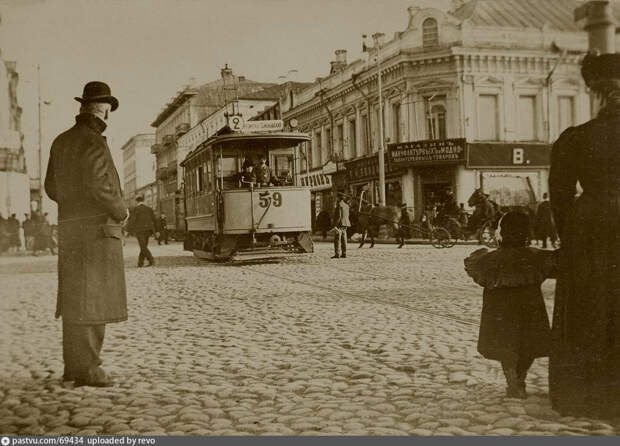 Трамвай на Триумфальной площади со стороны Тверской улицы, 1907.