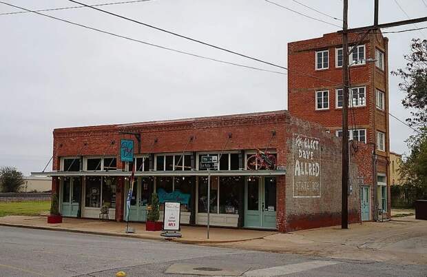 Самый маленький небоскреб в мире: как афера превратилась в городскую легенду