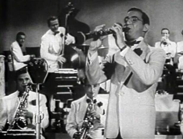 Benny Goodman Performs At The Palomar Theater In Los Angeles-The Swing Era  Begins-1935 | slicethelife