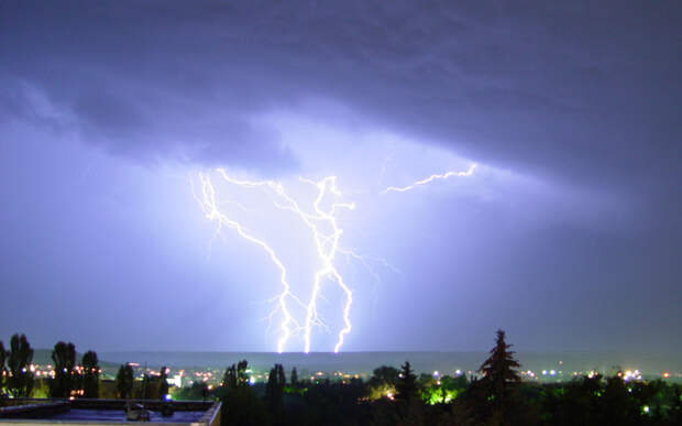 46406096_Lightning_1