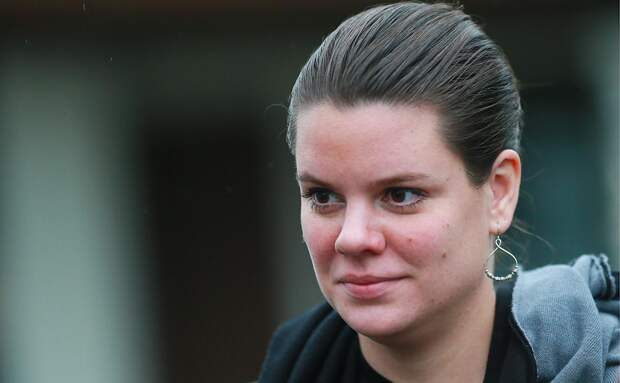 Поэтесса Вера Полозкова* сообщила, что у неё диагностировали рак