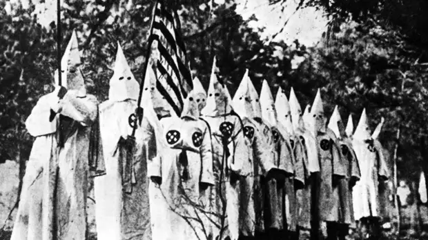 «Проявление социального реваншизма»: что стоит за деятельностью ку-клукс-клана в США