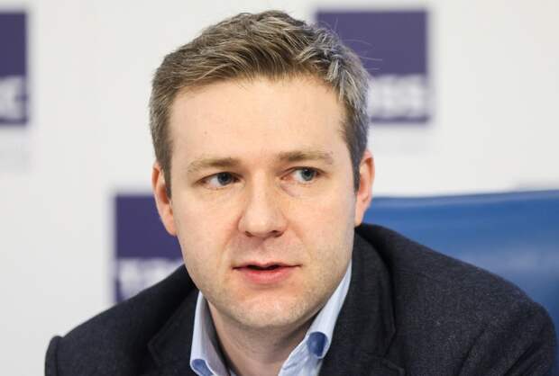 Разговоры о необходимости смены правящих элит все чаще звучат в обществе после начала специальной военной операции России на Украине.-5