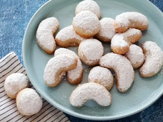 Пасхальные сладости острова Крит: Легендарная патуда — греческое печенье с ореховой начинкой