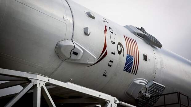 Запуск Falcon Heavy: Илон Маск создал еще один «большой глупый носитель»