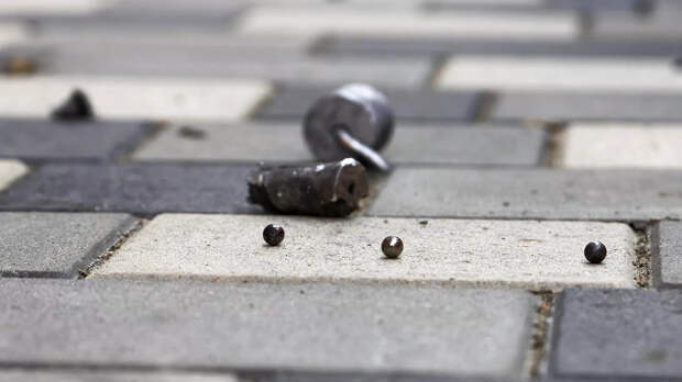 Осколки БПЛА - РИА Новости, 1920, 08.10.2025