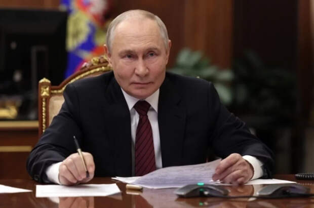 Путин подписал указ о проведении фестиваля молодежи в Екатеринбурге