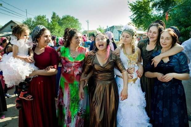Цыганские свадьбы и похороны: кич, блеск и страсти! прикол, традиции, цыгане, юмор