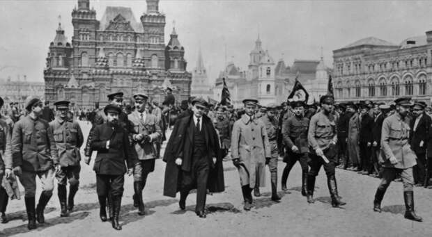 Большевистский фотошоп фото с Лениным: задолго до появления графических редакторов...