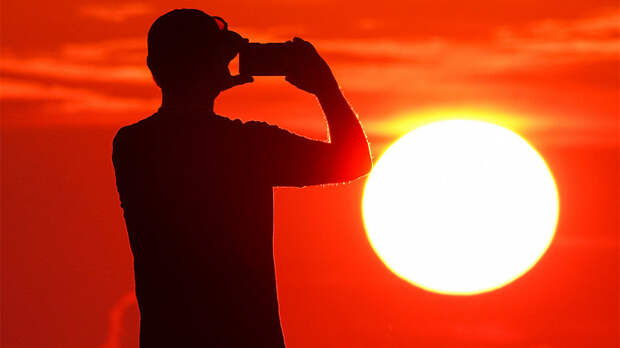 Солнце выбросило протуберанец в 1 миллион километров