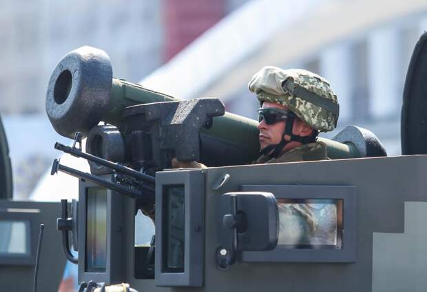 На Украине отработали новую тактику применения Javelin и Bayraktar На Украине отработали новую тактику применения Javelin и Bayraktar