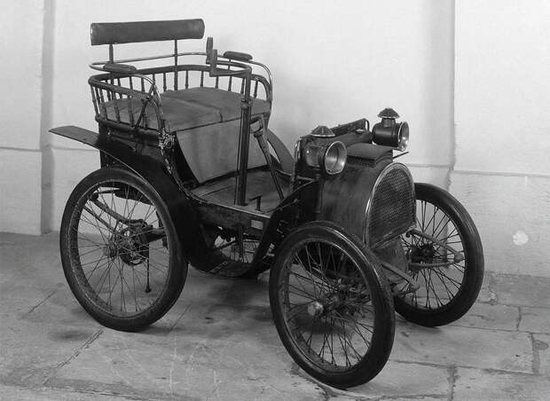 Пионеры: с каких моделей начиналась история автопроизводителей