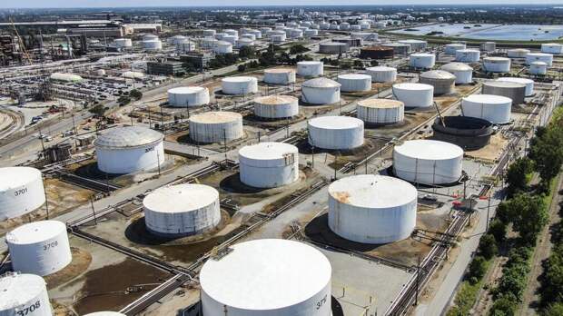 В апреле мир потерял 200 млн баррелей нефти — рекорд с пандемии ковида