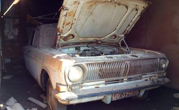 Автомобили, которые нашли во время сноса московских гаражей barn find, авто, автомир, автомобили, гараж, находка, олдтаймер, ретро авто