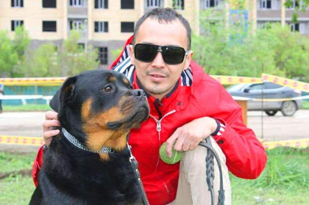 Собака ротвейлер показала хозяину свою преданность, когда тот этого не ожидал.