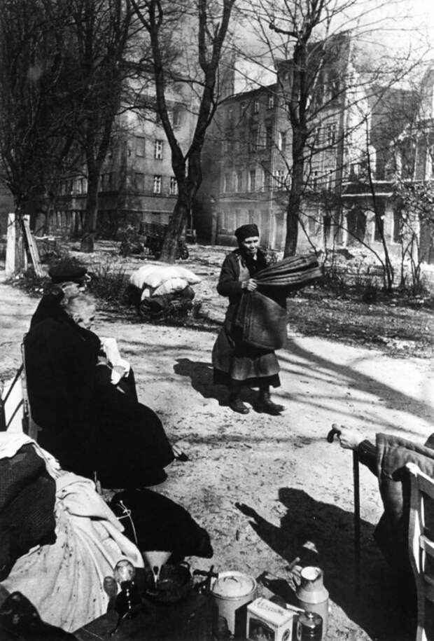 Война пришла в Германию, 1945 год. Война пришла в Германию, 1945 год.