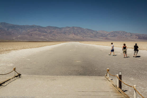 Долине Смерти — Бэдуотер (Badwater)
