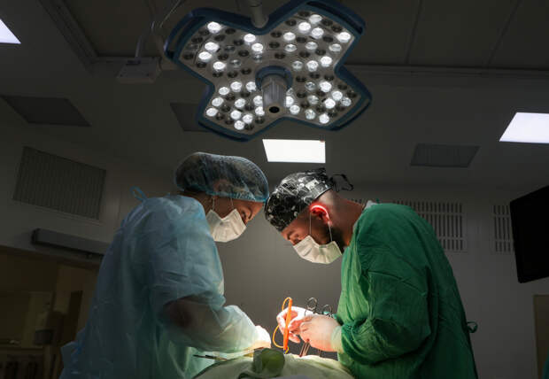 Врачи сохранили зрение приморцу с куском металла в глазу