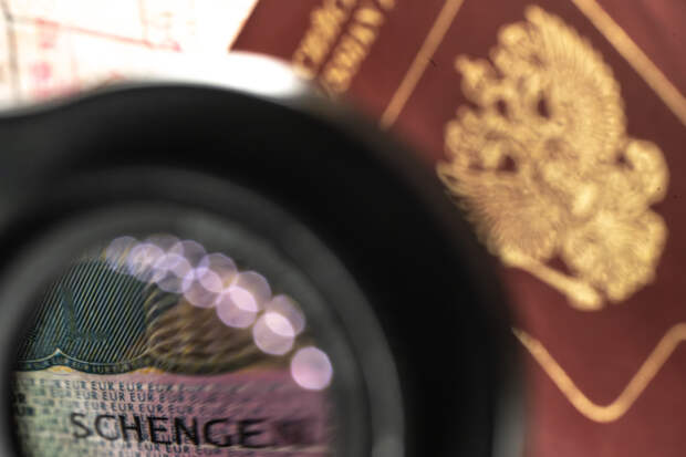 С россиян начали брать по 25 тысяч рублей за попытку оформить визу в одну страну Европы