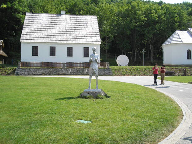 Фото Теслы - INFOnotes