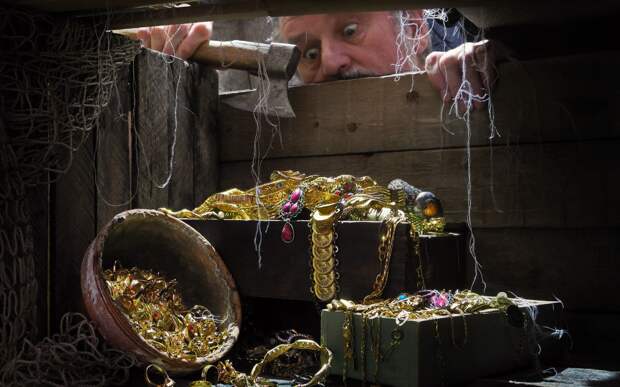 Bigpicture ru sergei funtovoi muzhch na topor iashchik sokrovishcha dragot jpg 85